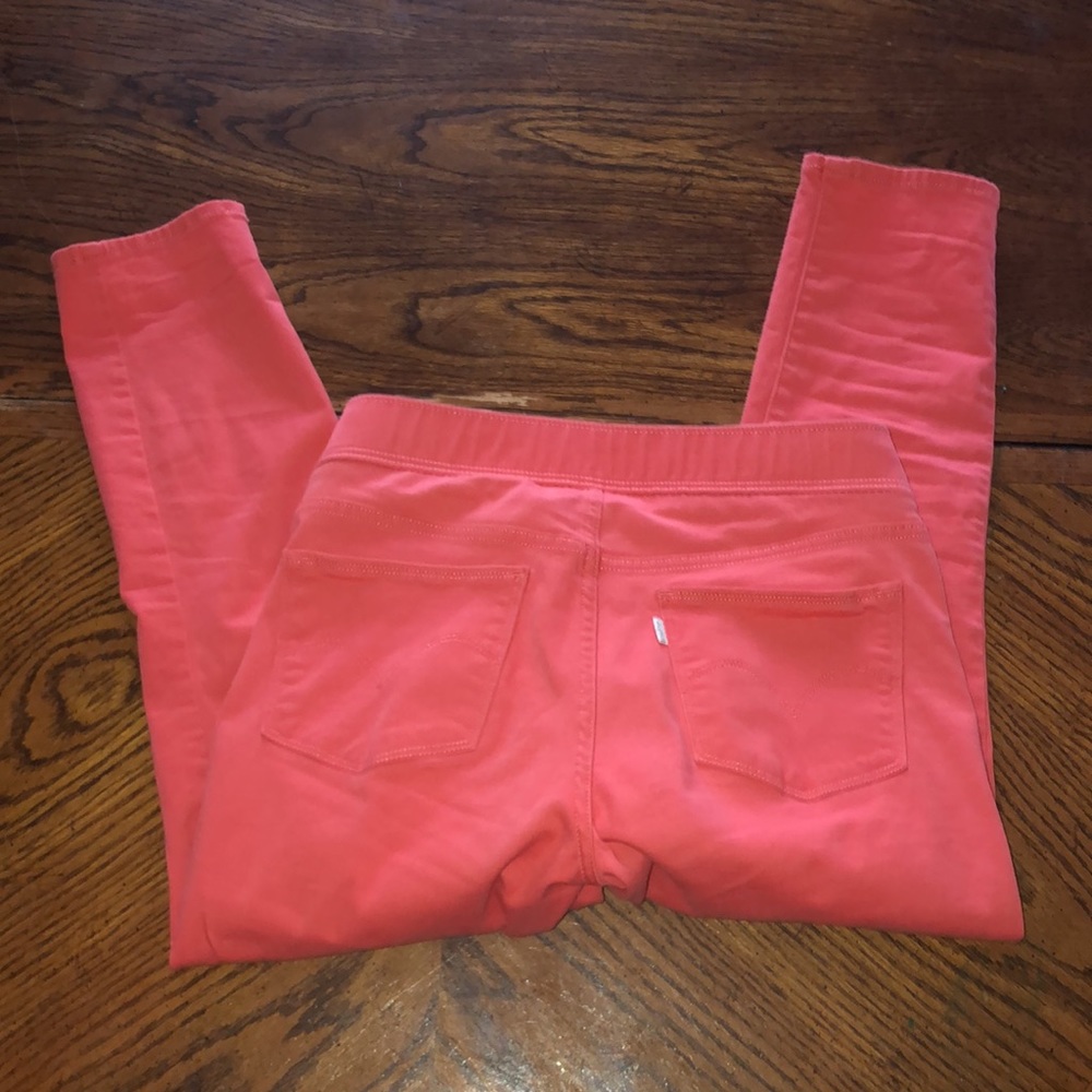 Levi’s | Gold Label Totally Shaping Pull-on Capris